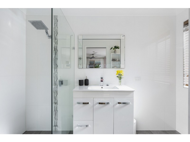 5 Dunhill Court, Carrara QLD 4211