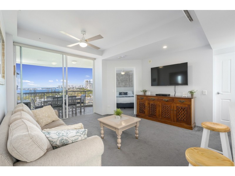 1110/182 Marine Parade, Labrador QLD 4215
