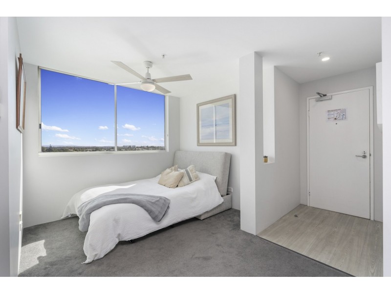 1110/182 Marine Parade, Labrador QLD 4215