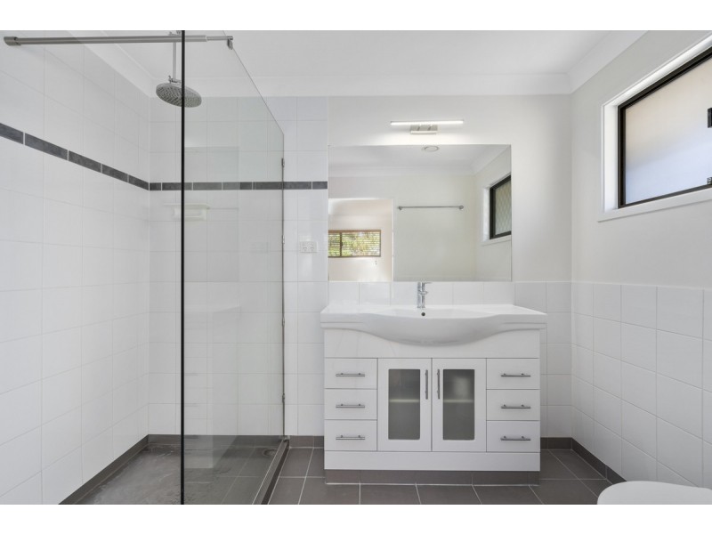 21 Lytham Court, Highland Park QLD 4211