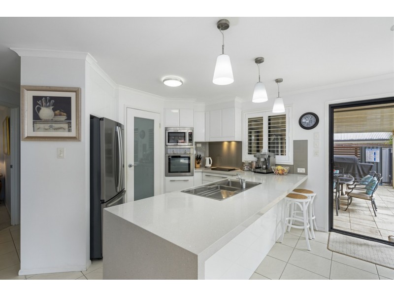 8 Riverbend Drive, Canungra QLD 4275