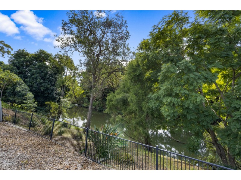 8 Riverbend Drive, Canungra QLD 4275