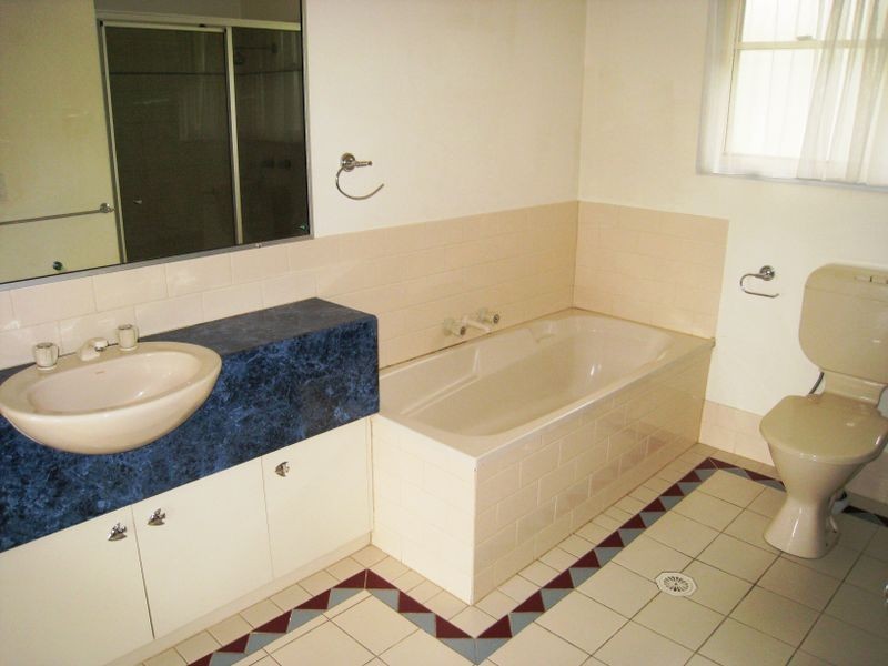 2/59 Paddington Drive, Carrara QLD 4211