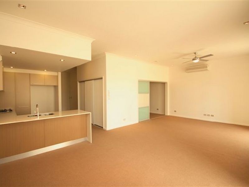 2043/3029 The Boulevard Emerald Lakes, Carrara QLD 4211