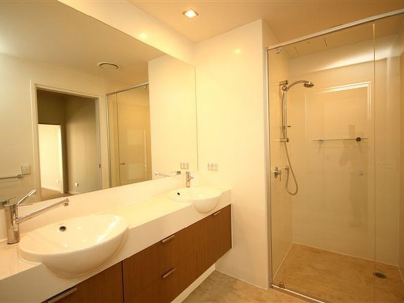 2043/3029 The Boulevard Emerald Lakes, Carrara QLD 4211