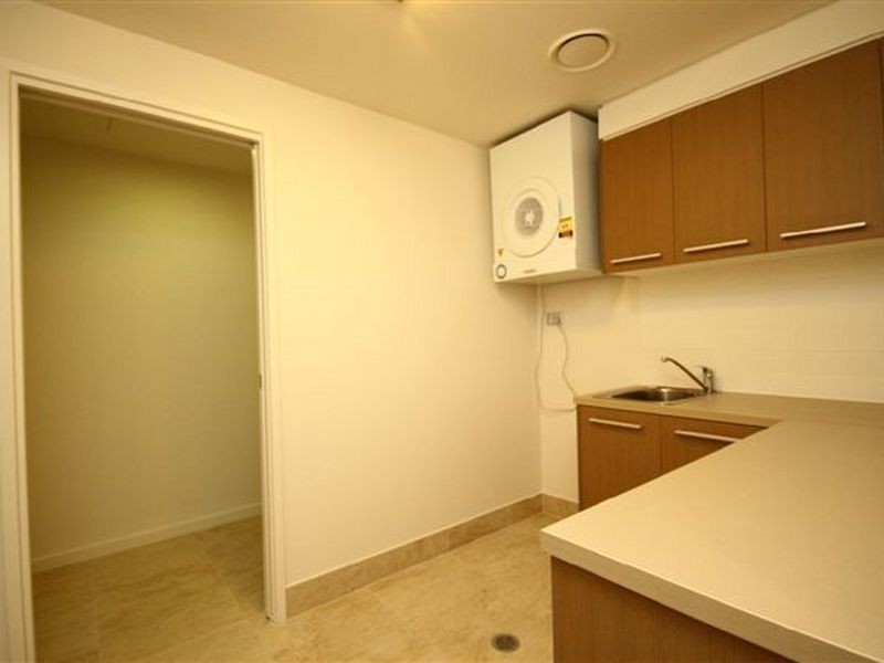 2043/3029 The Boulevard Emerald Lakes, Carrara QLD 4211