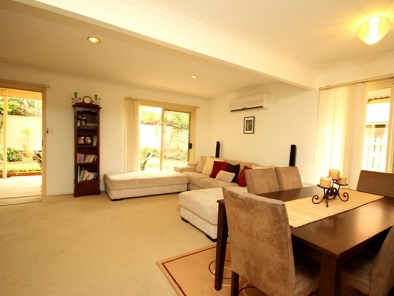 3/151 Pappas Way, Carrara QLD 4211