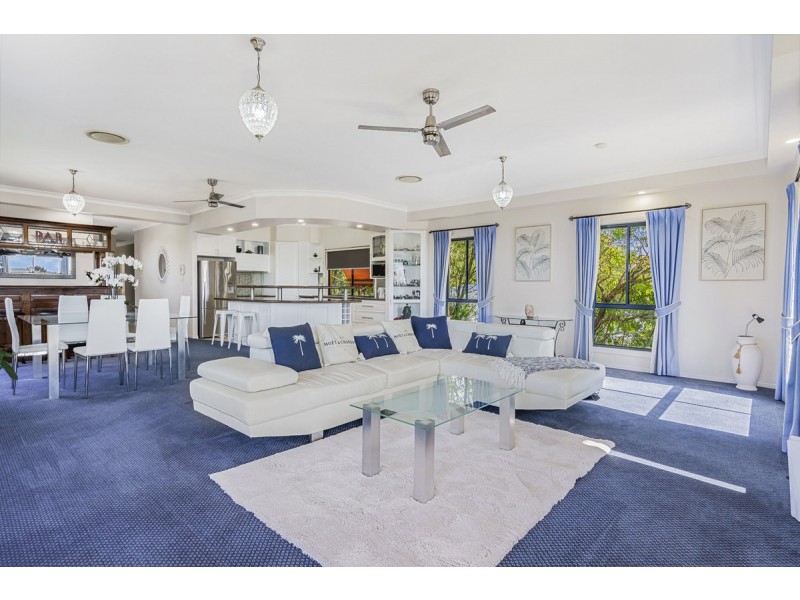 55 Armstrong Way, Highland Park QLD 4211