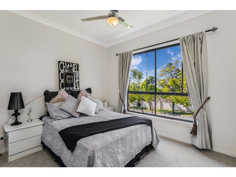 55 Armstrong Way, Highland Park QLD 4211