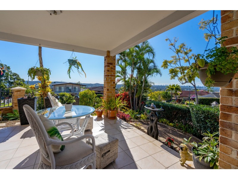 55 Armstrong Way, Highland Park QLD 4211