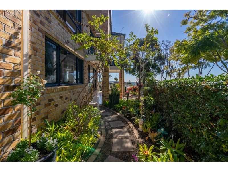 55 Armstrong Way, Highland Park QLD 4211