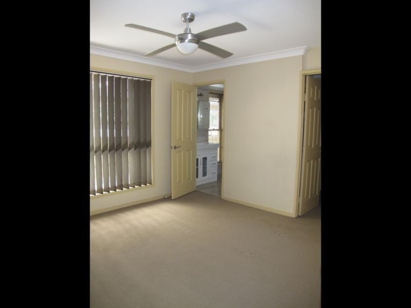 13 Lauder Court, Highland Park QLD 4211