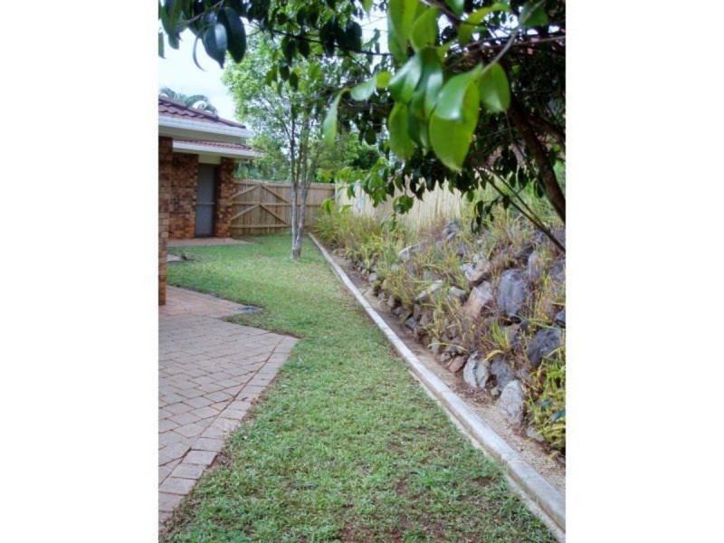 5 Amethyst Court, Carrara QLD 4211