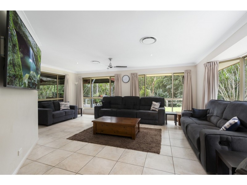 6 Chesterton Road, Guanaba QLD 4210