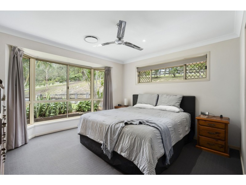 6 Chesterton Road, Guanaba QLD 4210