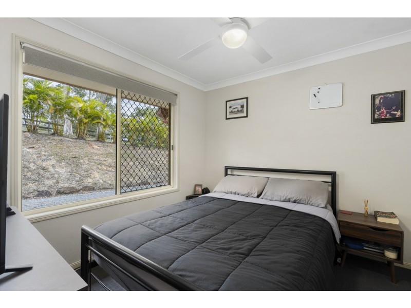 6 Chesterton Road, Guanaba QLD 4210