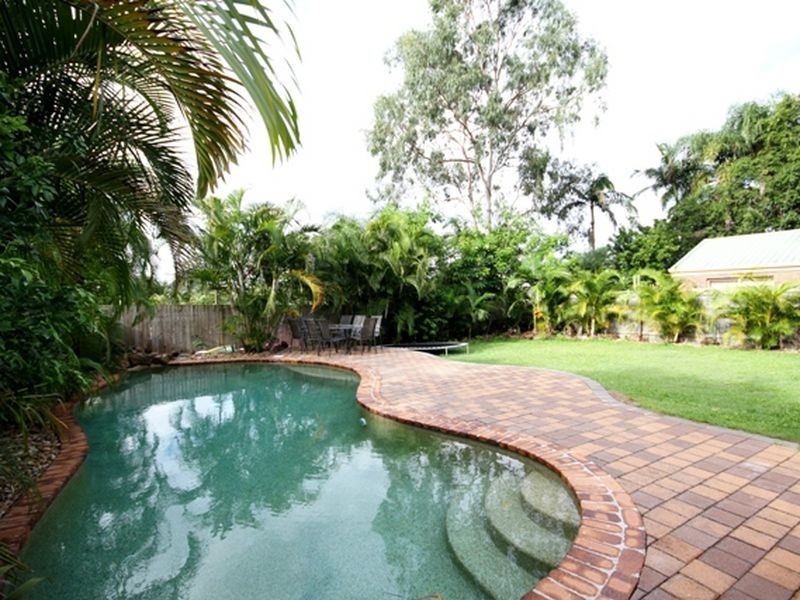 11 Jerrawa Street, Nerang QLD 4211