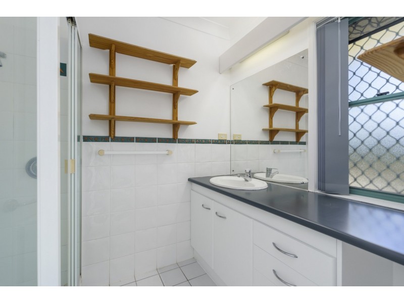 218/125 Hansford Road, Coombabah QLD 4216