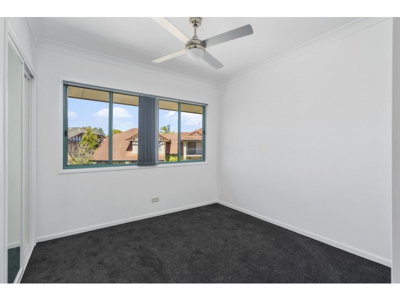 218/125 Hansford Road, Coombabah QLD 4216