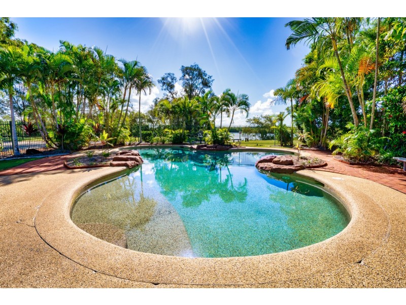 218/125 Hansford Road, Coombabah QLD 4216