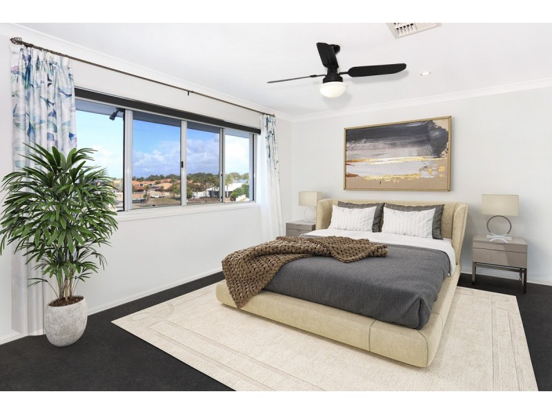 11 Folkstone Place, Runaway Bay QLD 4216