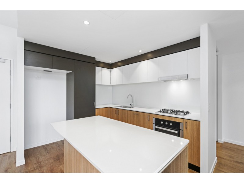 709/112 Palm Meadows Drive, Carrara QLD 4211