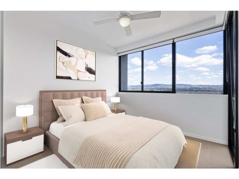 709/112 Palm Meadows Drive, Carrara QLD 4211