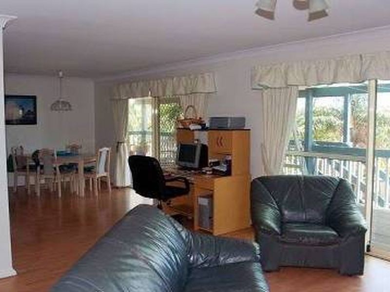 10 Convery Crescent, Highland Park QLD 4211