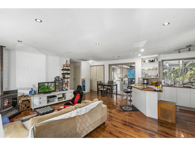 5 Design Place, Highland Park QLD 4211