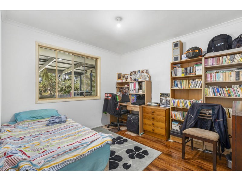 5 Design Place, Highland Park QLD 4211