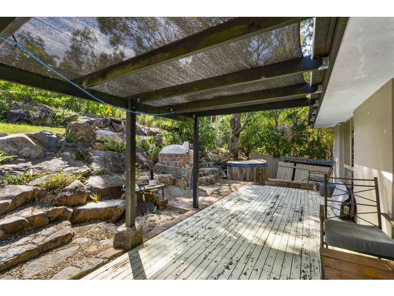 5 Design Place, Highland Park QLD 4211