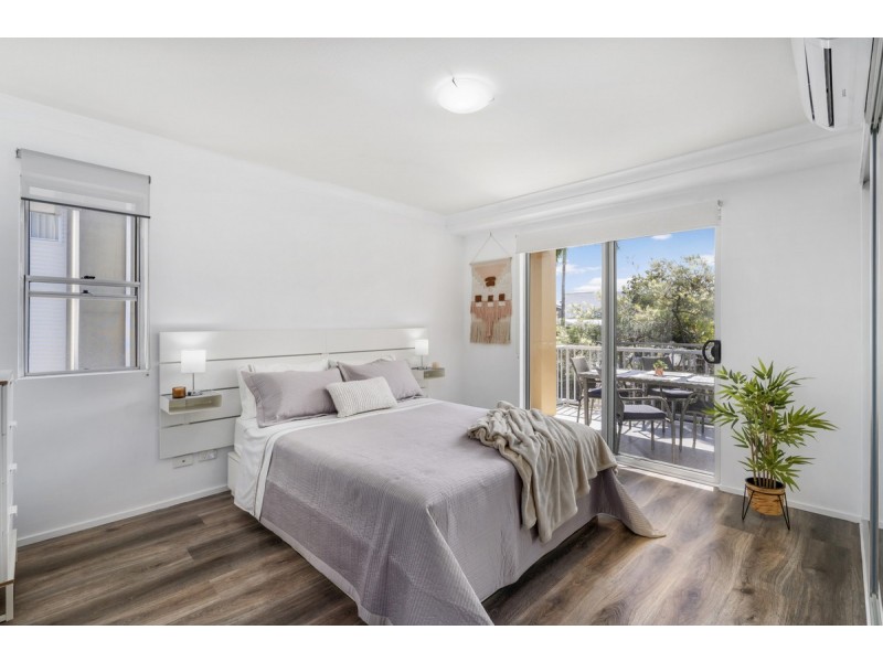 6/22 Oleander Avenue, Biggera Waters QLD 4216