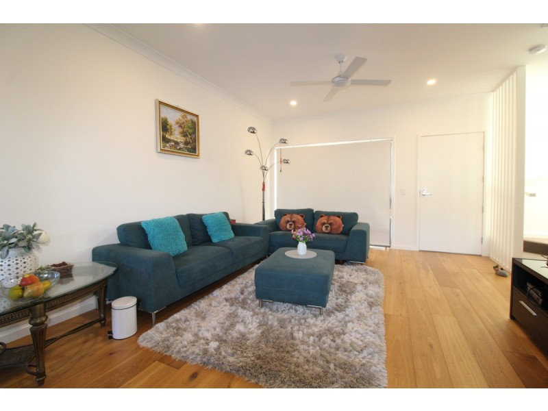 61/1 Lyra Avenue, Hope Island QLD 4212