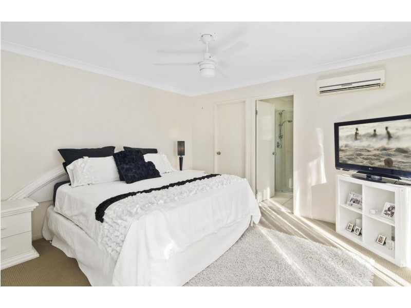23 Elkins Street, Pacific Pines QLD 4211