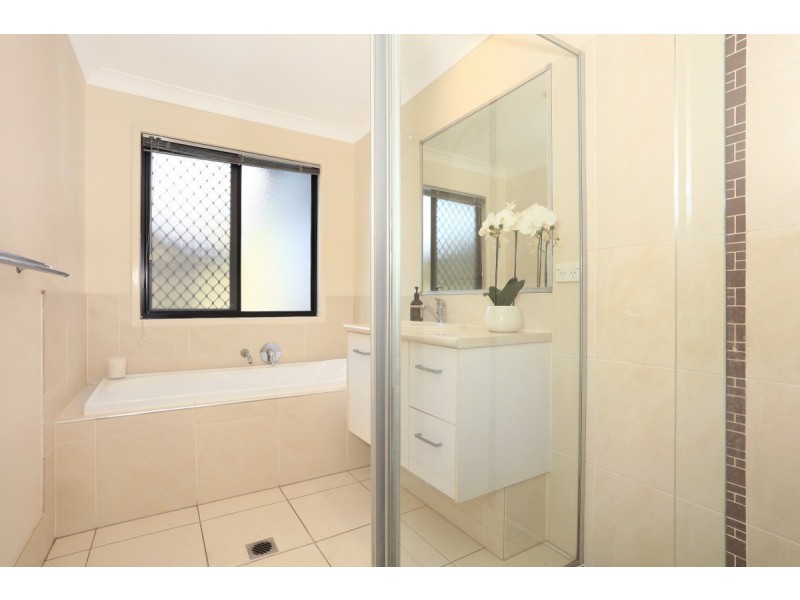 23 Elkins Street, Pacific Pines QLD 4211
