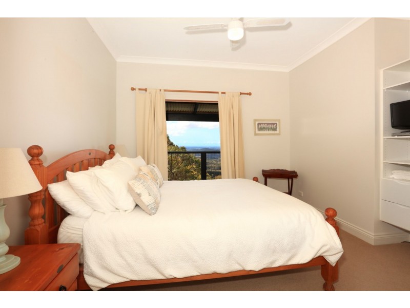 31 Macrozamia Drive, Clagiraba QLD 4211