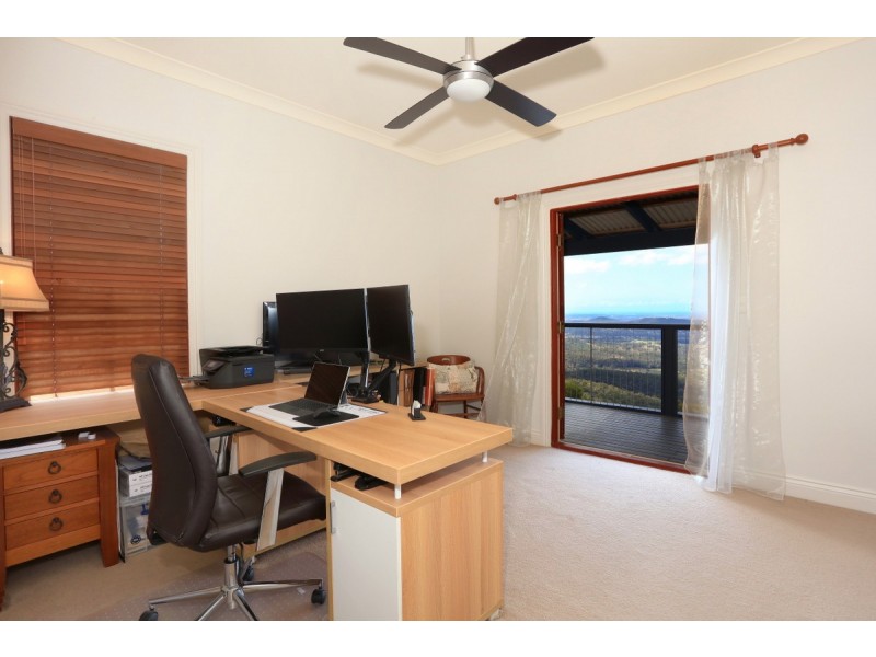 31 Macrozamia Drive, Clagiraba QLD 4211