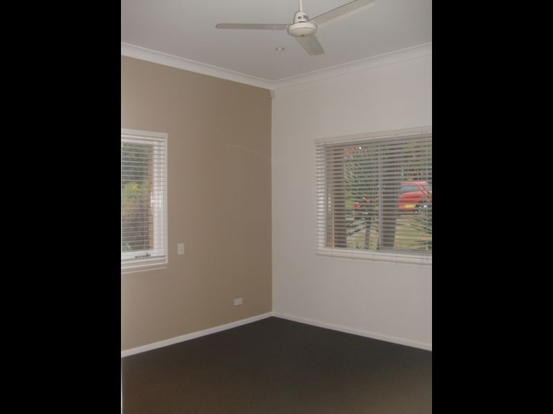 352 Government Road, Labrador QLD 4215