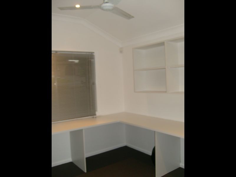 352 Government Road, Labrador QLD 4215