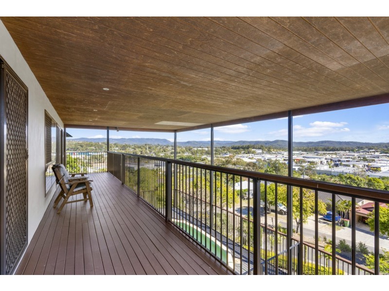 68 Paddington Drive, Carrara QLD 4211