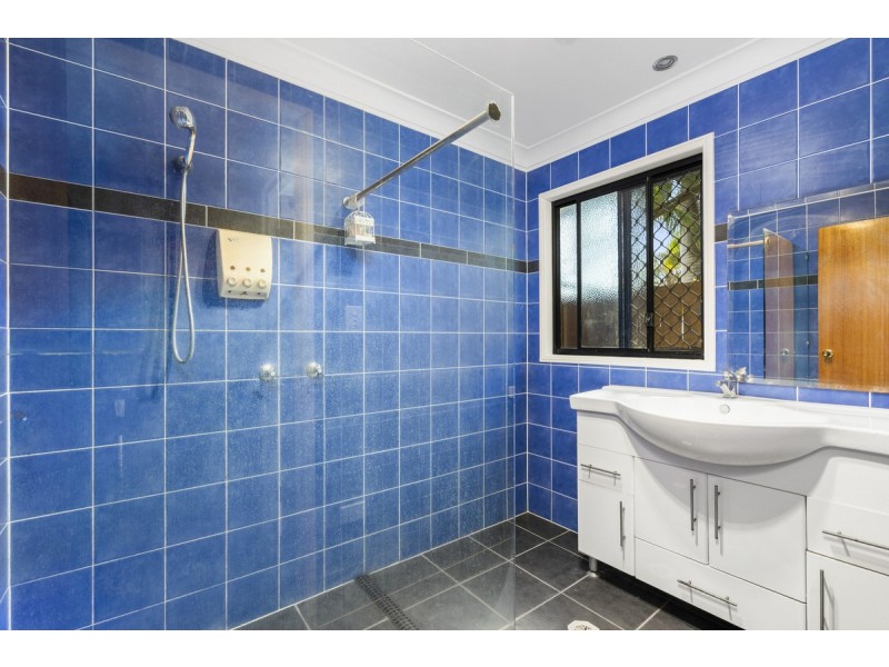 68 Paddington Drive, Carrara QLD 4211