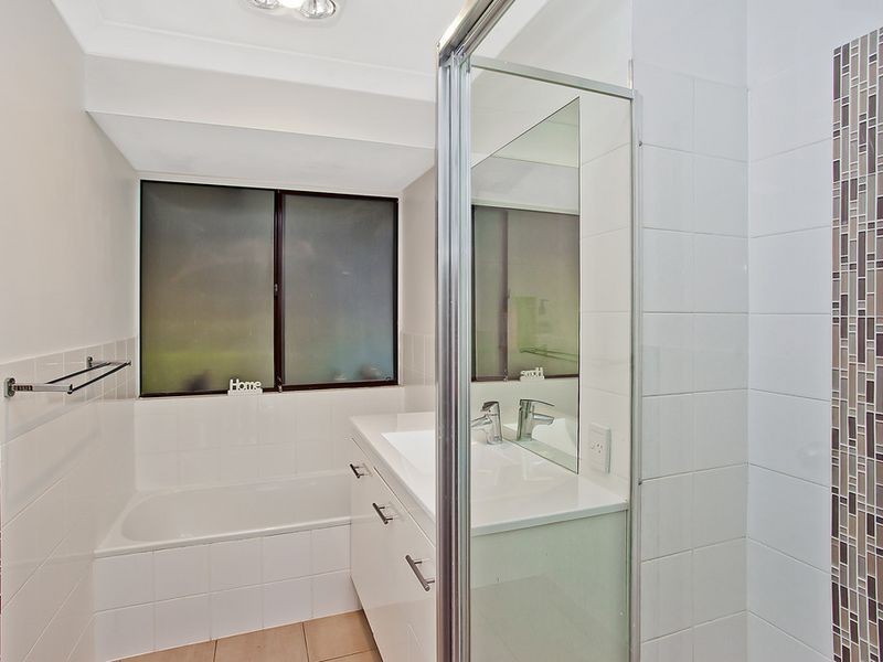 73 Pappas Way, Carrara QLD 4211