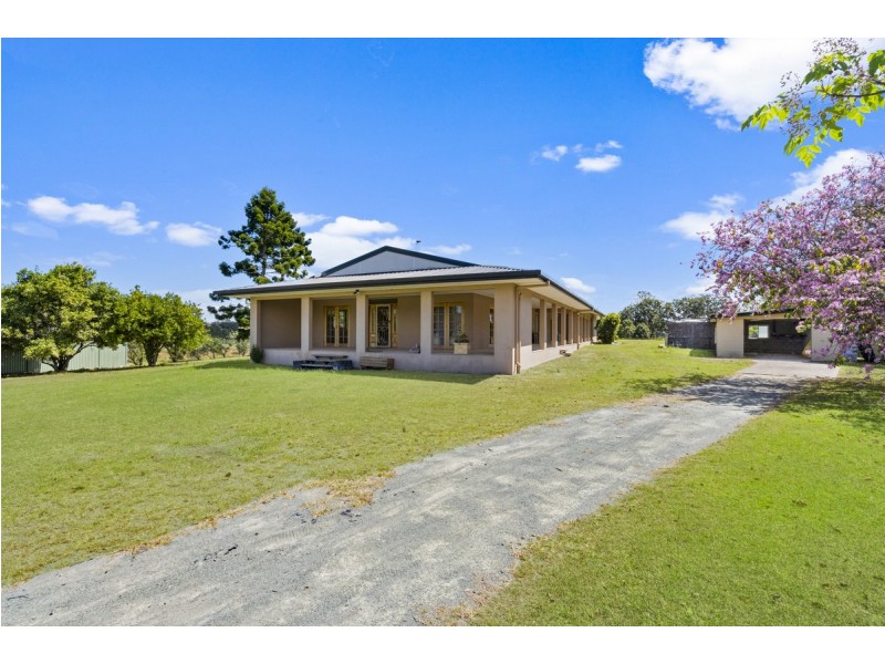 2 Larch Road, Tamborine QLD 4270