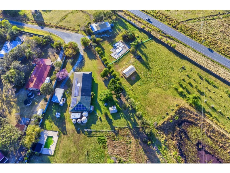 2 Larch Road, Tamborine QLD 4270