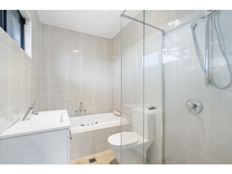 2 Larch Road, Tamborine QLD 4270