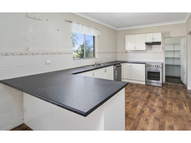 2 Larch Road, Tamborine QLD 4270