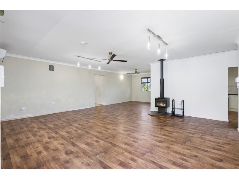 2 Larch Road, Tamborine QLD 4270