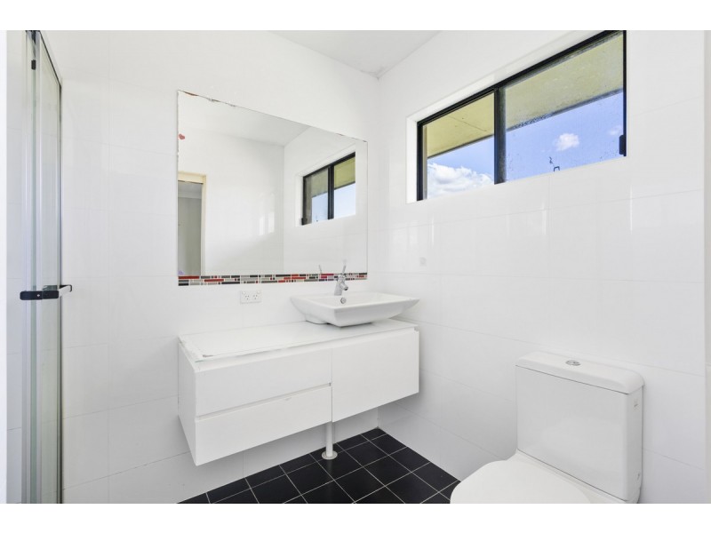 2 Larch Road, Tamborine QLD 4270