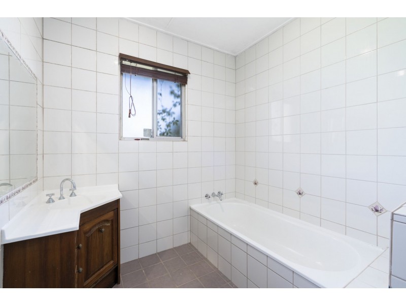 2 Larch Road, Tamborine QLD 4270