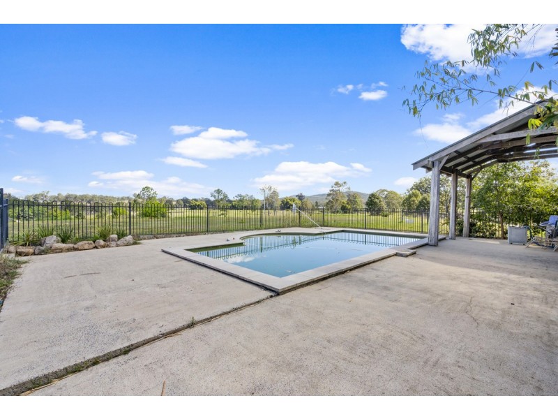 2 Larch Road, Tamborine QLD 4270